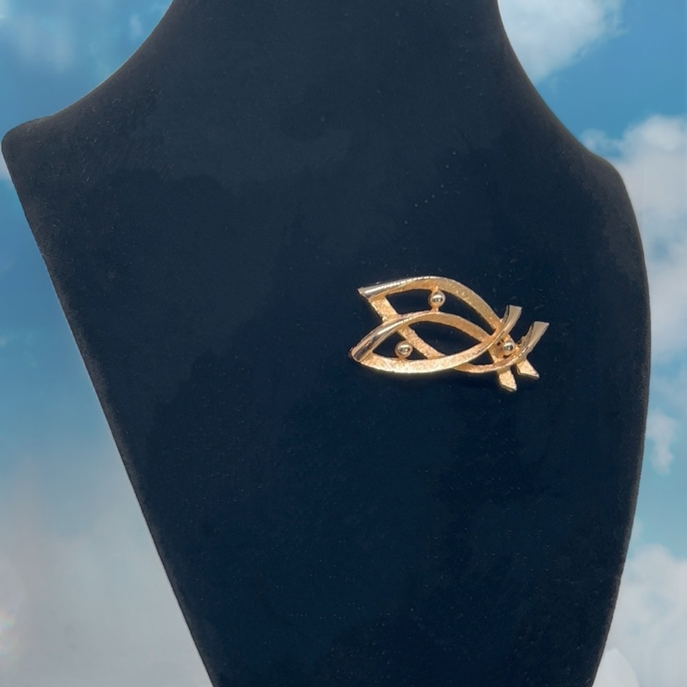 Vintage “Hedy” Gold Filled Ichthys Christian Fish Symbol Icon - Picture 2 of 5